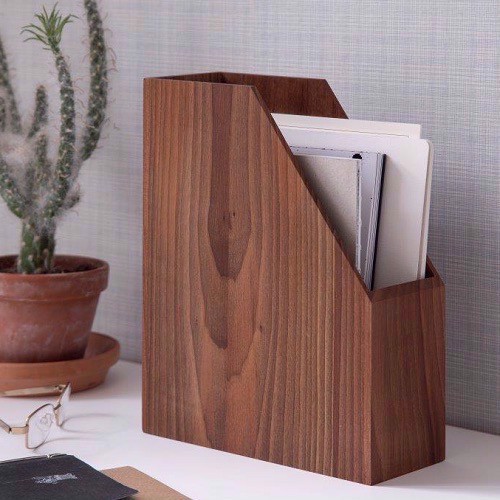 Neon Living – Porte-revues en noyer